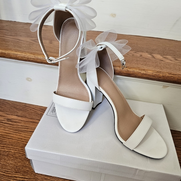 Women shoes with Bow: Color: white Size 40 (9) - Picture 10 of 13